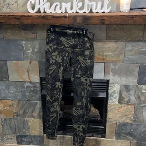 lululemon athletica Camouflage Leggings - Black and Green